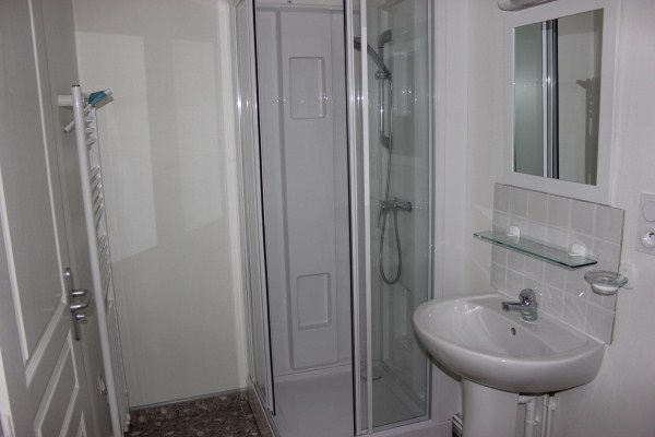 EGLETONS : location location de 3 pièces - grande image 4