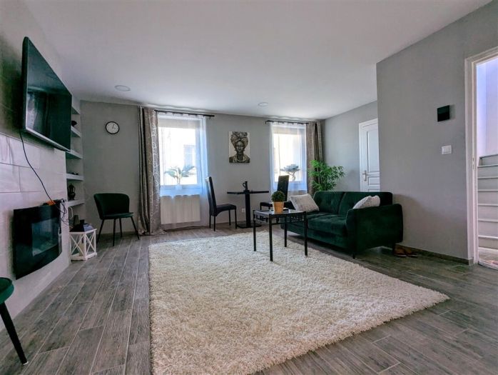 BOURG-LASTIC : vente vente de 4 pièces - grande image 4