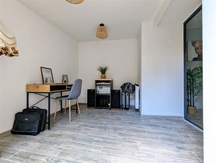 BOURG-LASTIC : vente vente de 4 pièces - grande image 5