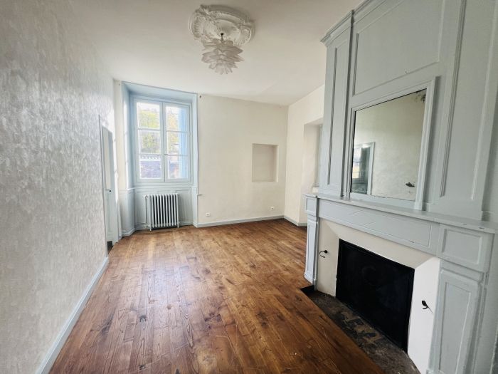 TULLE COEUR DE VILLE : vente vente de 4 pièces - grande image 3