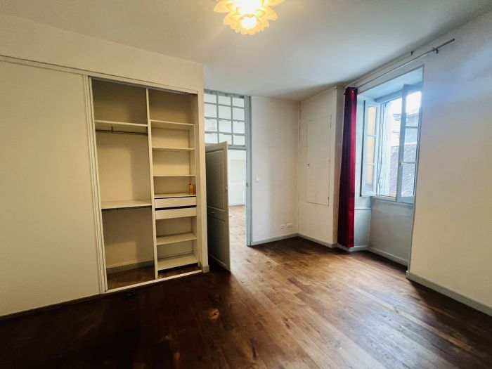 TULLE COEUR DE VILLE : vente vente de 4 pièces - grande image 4