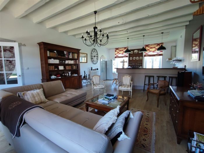 La Courtine : vente vente de 9 pièces - grande image 2