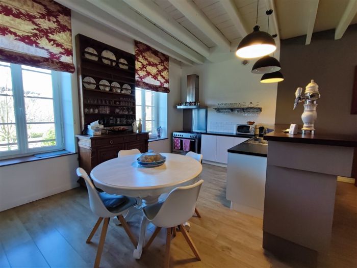 La Courtine : vente vente de 9 pièces - grande image 3