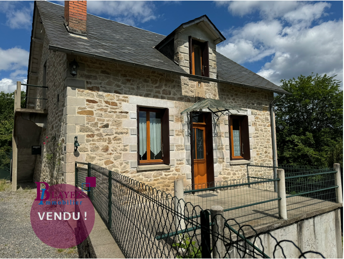 A 2 PAS DU BOURG VILLAGE DE CORREZE : vente vente de 5 pièces - grande image 1