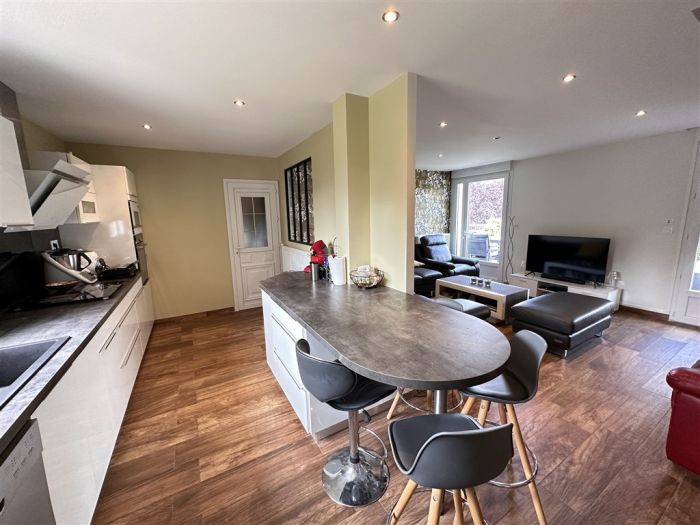 Meymac, Quartier Calme : vente vente de 6 pièces - grande image 5