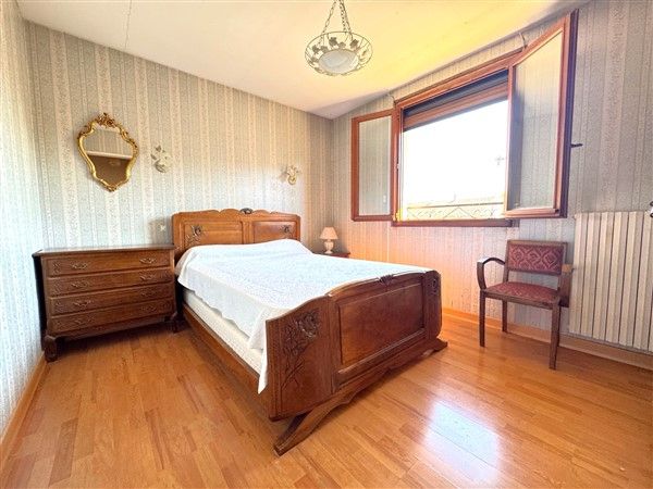 BRIVE-LA-GAILLARDE : vente vente de 5 pièces - grande image 3