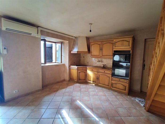 PROCHE LA COURTINE : vente vente de 3 pièces - grande image 2