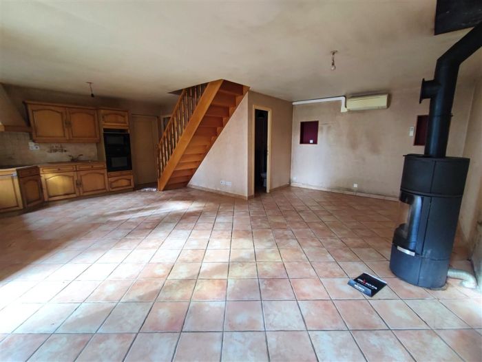 PROCHE LA COURTINE : vente vente de 3 pièces - grande image 3