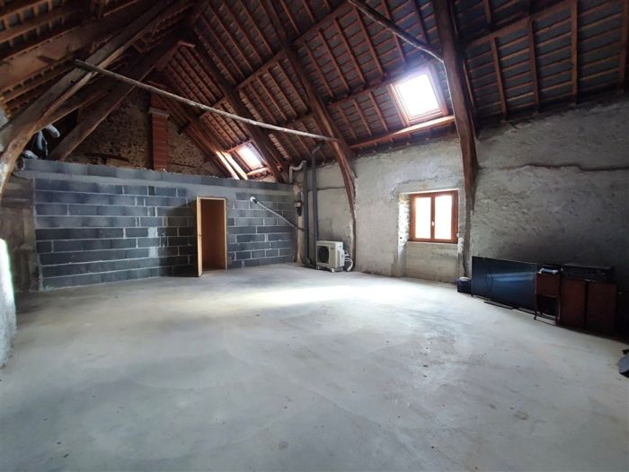 PROCHE LA COURTINE : vente vente de 3 pièces - grande image 7