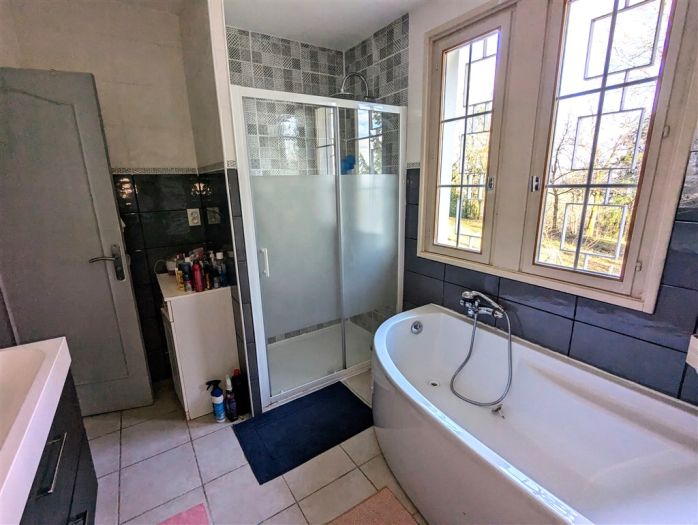 USSEL : vente vente de 8 pièces - grande image 9