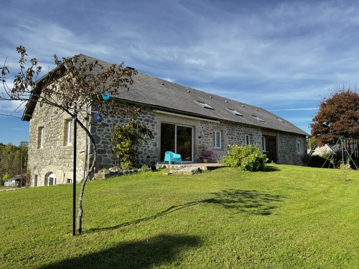 MAGNIFIQUE LONGÈRE DE PAYS MOUSTIER-VENTADOUR : vente Maison 8 - vignette 1