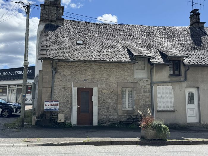 MAISON CENTRE-VILLE - OPPORTUNITÉ POUR INVESTISSEUR ! CENTRE-VILLE D'EGLETONS : vente Maison 3 - vignette 1