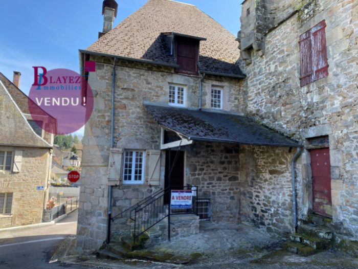 AU COEUR DU VIEUX CORREZE : vente vente de 4 pièces - grande image 1