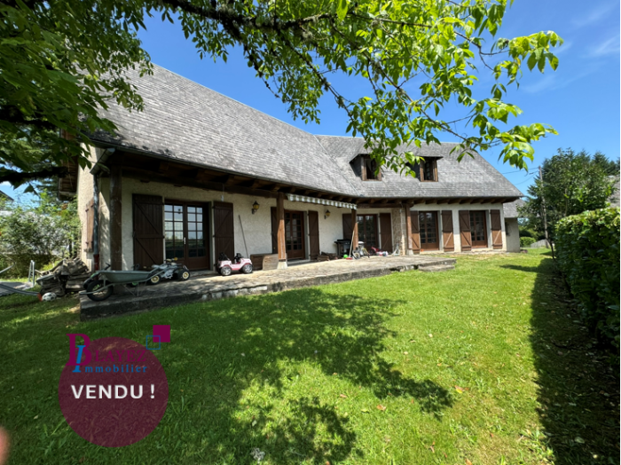 MONTAIGNAC-SUR-DOUSTRE : vente vente de 8 pièces - grande image 1