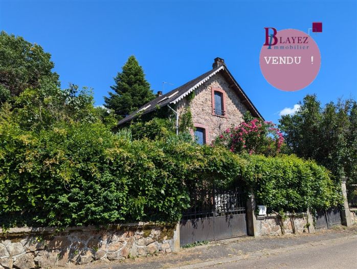 NEUVIC : vente vente de 7 pièces - grande image 1