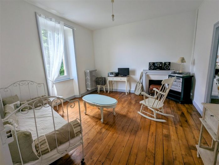 MERLINES : vente vente de 6 pièces - grande image 8